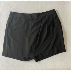 Liz Claiborne Collection Women’s 16 Skirt In The Front/Shorts In The Back NWT #